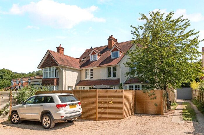 3 Bedroom Flat For Sale In Willow Walk, Shere, Guildford, Surrey, GU5