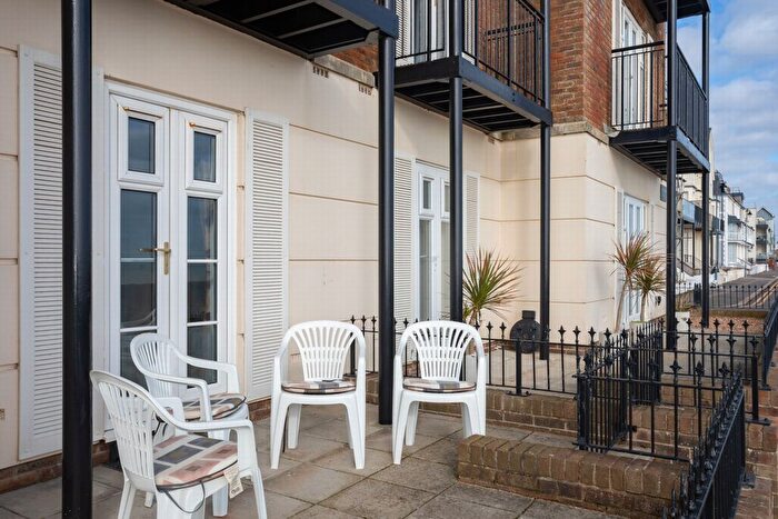 2 Bedroom Flat For Sale In West Parade, Hythe, CT21