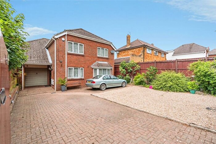 4 Bedroom Detached House For Sale In West End Road, Southampton, Hampshire, SO18