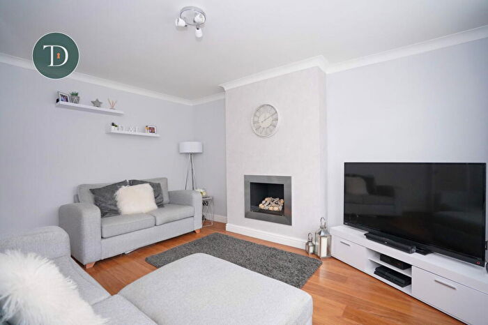 3 Bedroom Semi-Detached House For Sale In Walnut Grove, Whitby, Cheshire, CH66