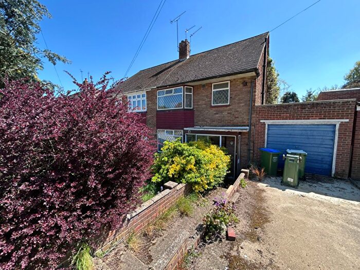 3 Bedroom Semi-detached House For Sale In , Glenhurst Avenue, Bexley, Kent, DA5