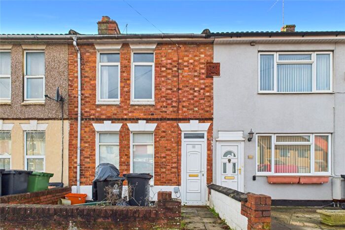 3 Bedroom Terraced House For Sale In Cheney Manor Road, Cheney Manor, Swindon, SN2