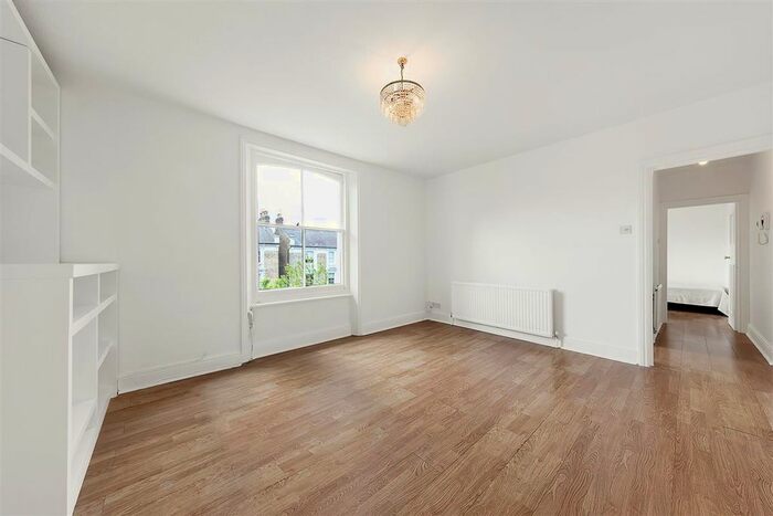 2 Bedroom Flat To Rent In Oxford Gardens, London W10