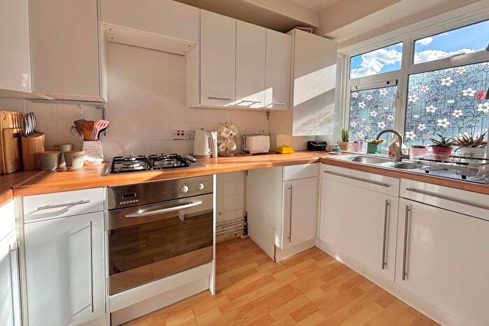 1 Bedroom Maisonette For Sale In Sandy Hill Road, Farnham, Surrey, GU9