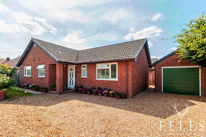 3 Bedroom Bungalow For Sale In Addison Square, Ringwood, BH24