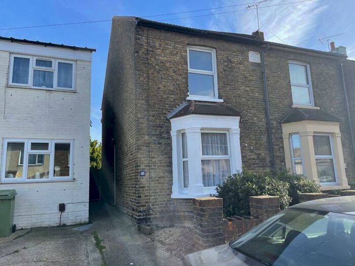 3 Bedroom Semi-Detached House To Rent In Bayford Road, Sittingbourne, ME10