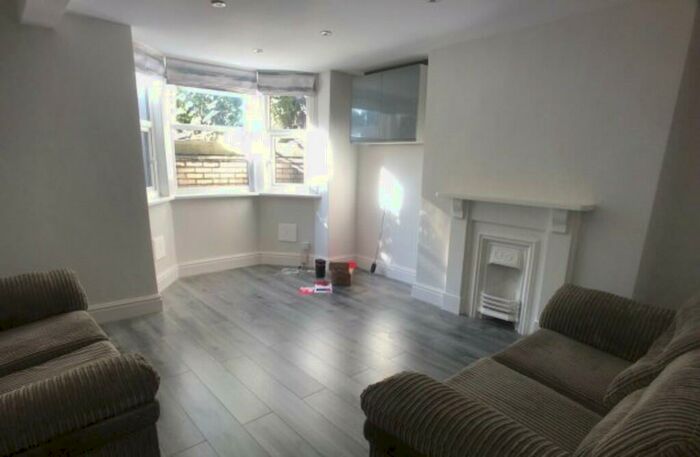 5 Bedroom End Of Terrace House To Rent In Bennett Road, Leeds, LS6