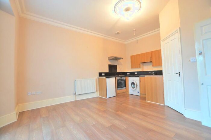 Studio To Rent In Sydenham Park Road Sydenham, SE26