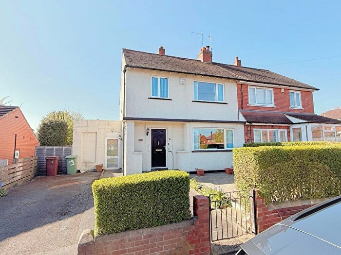 3 Bedroom Semi-Detached House For Sale In Cotefields Avenue, Farsley, Pudsey, LS28