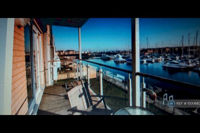 2 Bedroom Flat To Rent In Redshank Road, Chatham, ME4