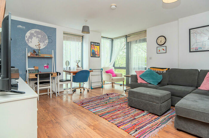 2 Bedroom Apartment To Rent In Morton House, Southwold Road, E5