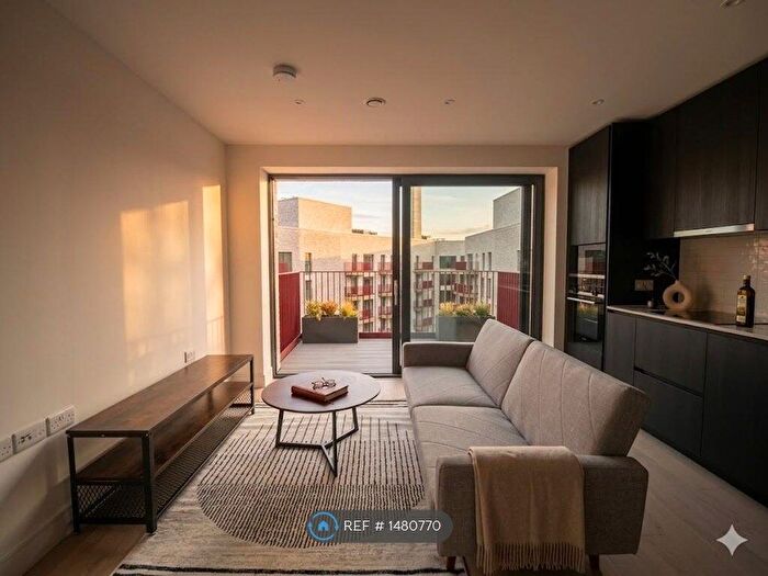 2 Bedroom Flat To Rent In Heygate St, London, SE17