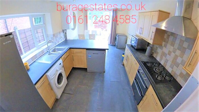 7 Bedroom Semi-Detached House To Rent In Kingswood Road, Manchester, M14