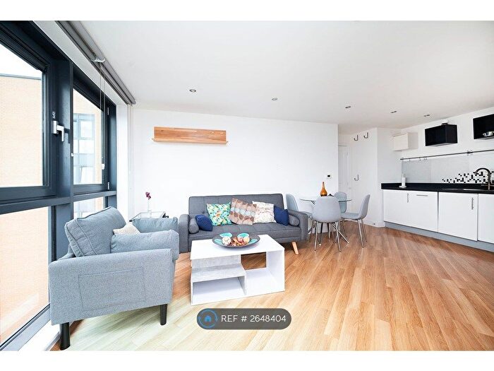 2 Bedroom Flat To Rent In Gabrielle House, Ilford, IG2