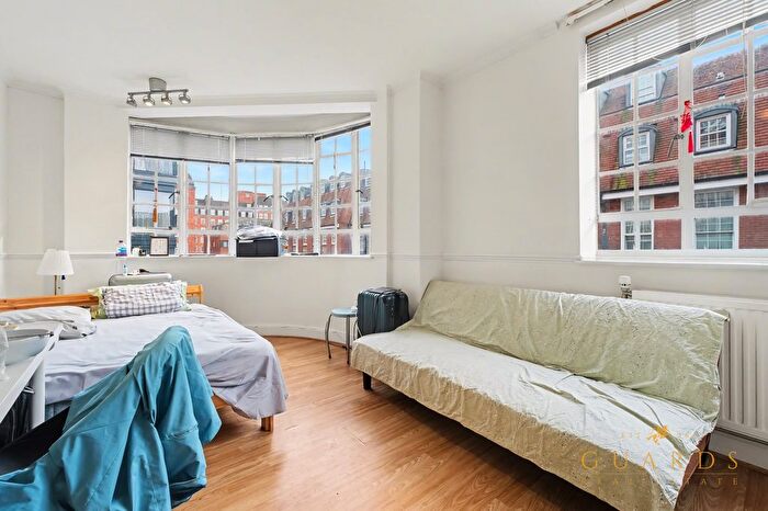 1 Bedroom Flat To Rent In Chelsea Cloisters, Sloane Avenue, London, SW3