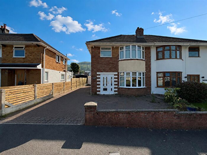 3 Bedroom Semi-Detached House For Sale In Coniston Rise, Aberdare, CF44