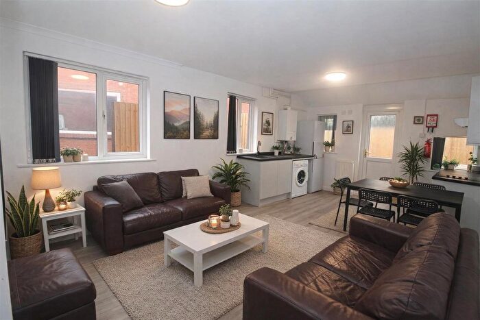 4 Bedroom Property To Rent In Wyeverne Road, Cathays, Cardiff, CF24