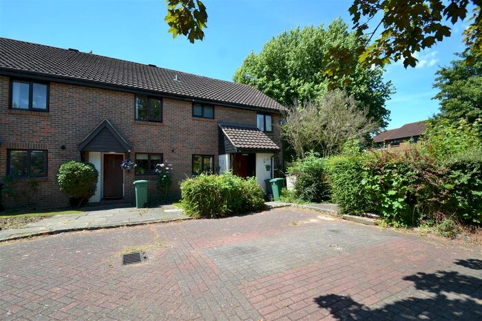 1 Bedroom Terraced House To Rent In Barleymead, Horley, RH6