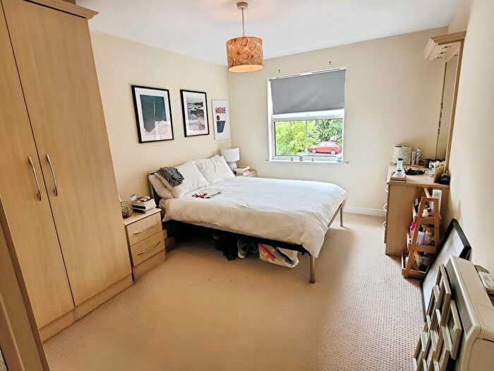 2 Bedroom Apartment To Rent In Apartment Parrs Wood Road, Didsbury, Manchester, M20