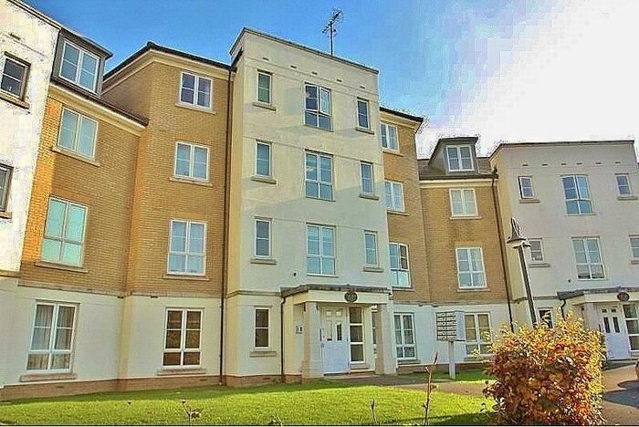 2 Bedroom Apartment To Rent In Knaphill, GU21