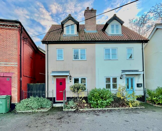 3 Bedroom Town House To Rent In Market Street, East Harling NR16