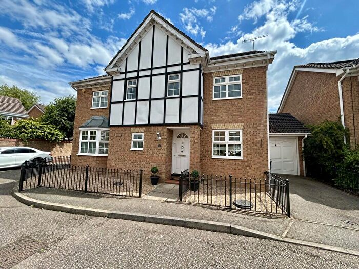 4 Bedroom Detached House For Sale In Harrier Way, Waltham Abbey, EN9