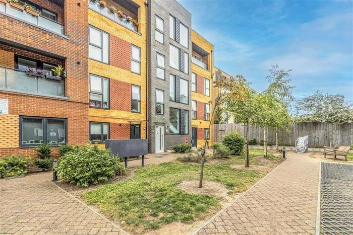 1 Bedroom Flat To Rent In Nightingale Grove, London, SE13