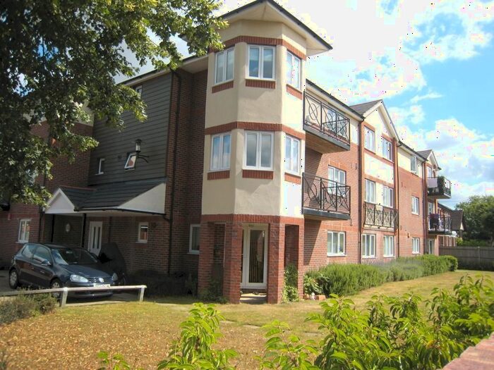 2 Bedroom Flat To Rent In Powney Road, Maidenhead, SL6