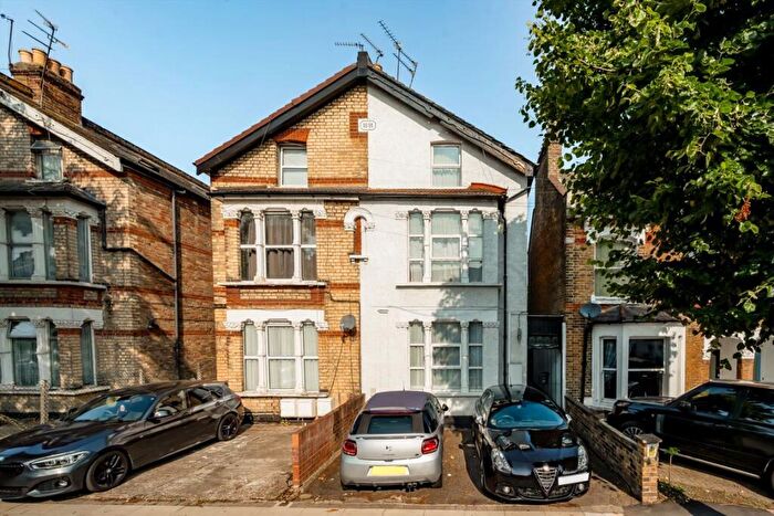 3 Bedroom Maisonette For Sale In Whittington Road, London, N22