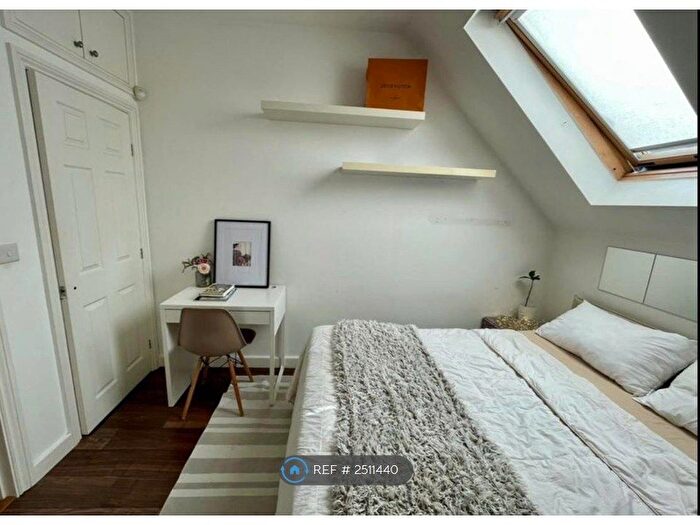 2 Bedroom Flat To Rent In Abbotsford Avenue, London, N15