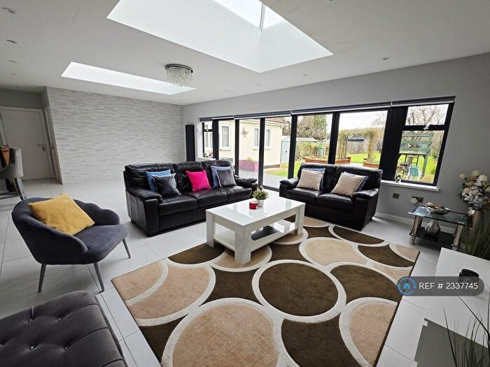 1 Bedroom Flat To Rent In Bath Road, Taplow, Maidenhead, SL6