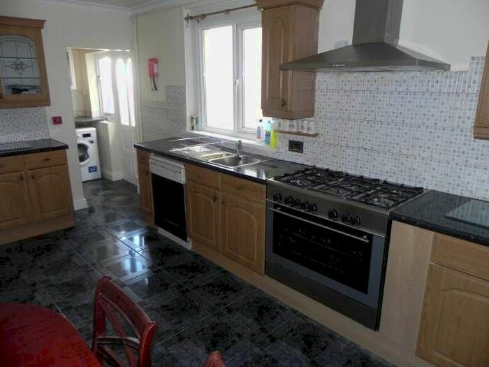 6 Bedroom Property To Rent In Gwydr Crescent, Uplands, Swansea, SA2