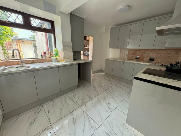 4 Bedroom Terraced House To Rent In King Edward Road, Waltham Cross, EN8