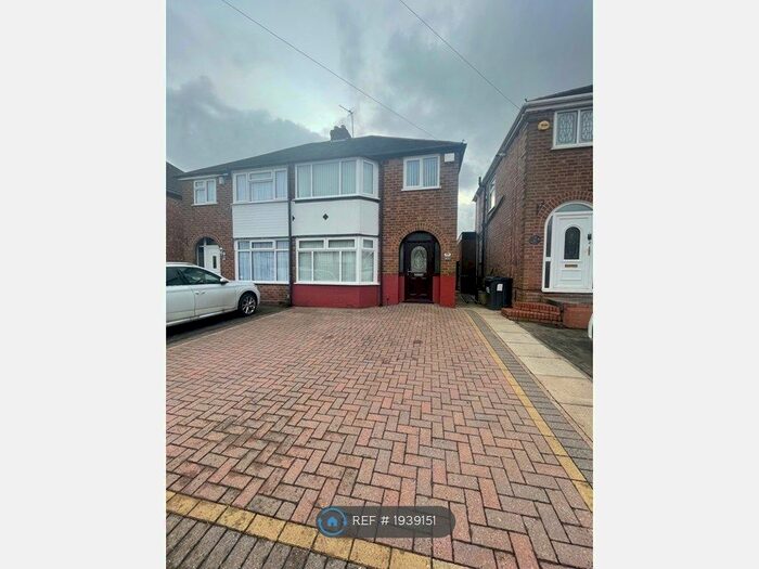 3 Bedroom Semi-Detached House To Rent In Mildenhall Road, Birmingham, B42