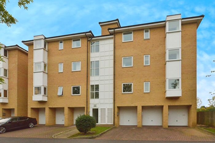 2 Bedroom Flat For Sale In Calvie Croft, Hodge Lea, Milton Keynes, MK12