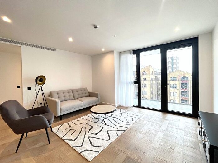2 Bedroom Flat To Rent In Merino Gardens, London Dock, London, E1W