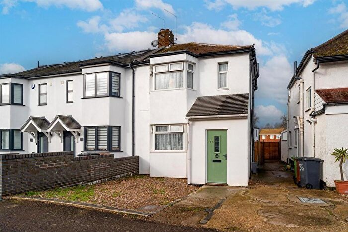 3 Bedroom End Of Terrace House For Sale In Whitehouse Avenue, Borehamwood, WD6