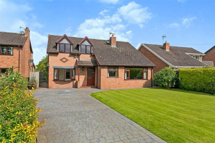 5 Bedroom Detached House For Sale In Willow Court, Bangor-Is-Y-Coed, Wrecsam, LL13