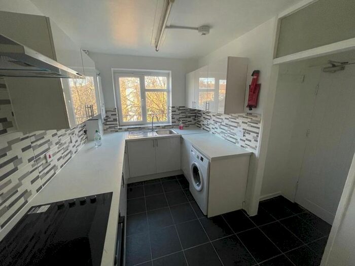 3 Bedroom Flat To Rent In Queen Caroline Street, London, W6