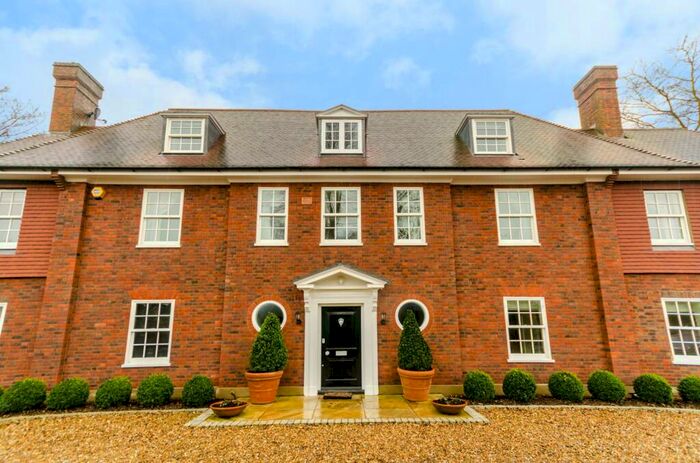 6 Bedroom Detached House To Rent In Stoke Road, Kingston Upon Thames, Coombe, Kingston Upon Thames, KT2