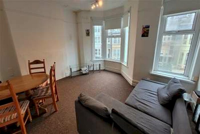 2 Bedroom Flat To Rent In Claude Road, Roath, Cardiff, CF24