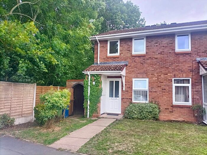 2 Bedroom House To Rent In The Haybarn, Stafford., ST17