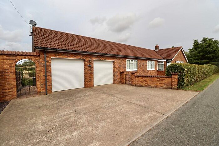 3 Bedroom Detached Bungalow For Sale In Fen Road, Heighington, LN4