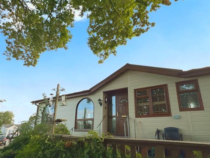 3 Bedroom Lodge For Sale In Delamere Grove, Delamere, Northwich, CW8