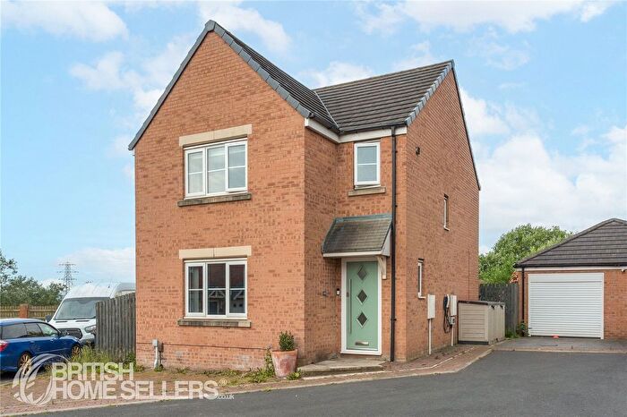 3 Bedroom Detached House For Sale In Dukes Avenue, Bradford, West Yorkshire, BD6