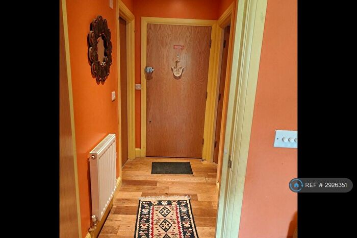 1 Bedroom Flat To Rent In Parkview Apartments, Morden, SM4
