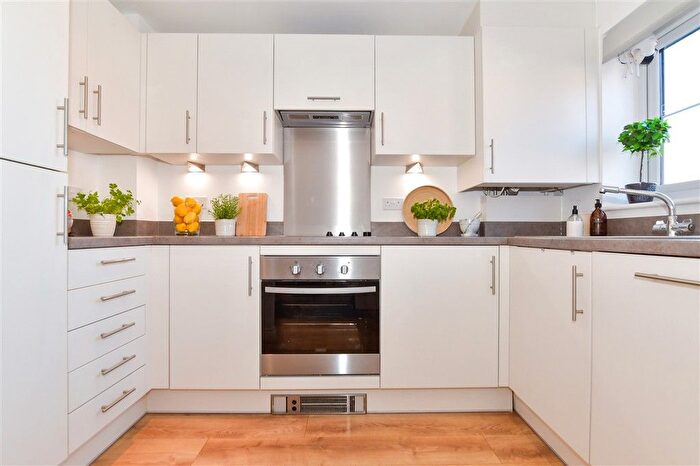 2 Bedroom End Of Terrace House For Sale In Hadaway Road, Maidstone, Kent, ME17