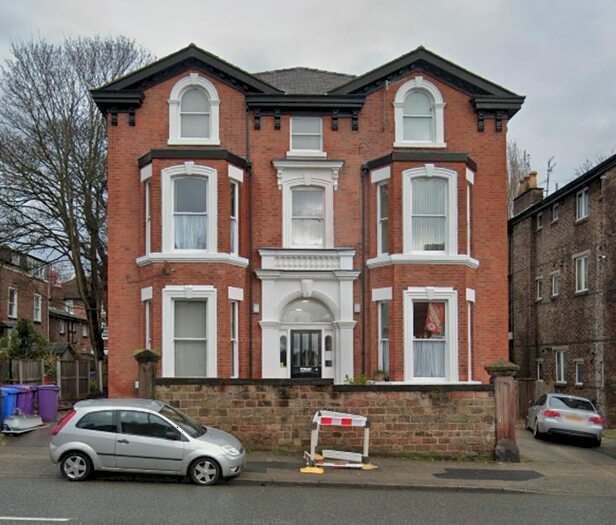 2 Bedroom Flat To Rent In Aigburth Road, Liverpool, L17