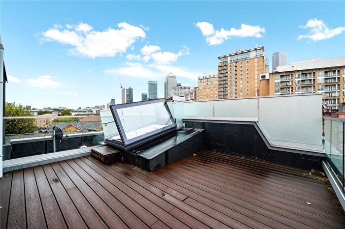 4 Bedroom Terraced House To Rent In Three Colt Street, London, E14