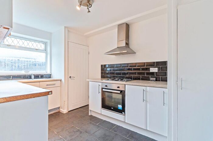 2 Bedroom Flat To Rent In Phillips Walk, Rhymney, NP22